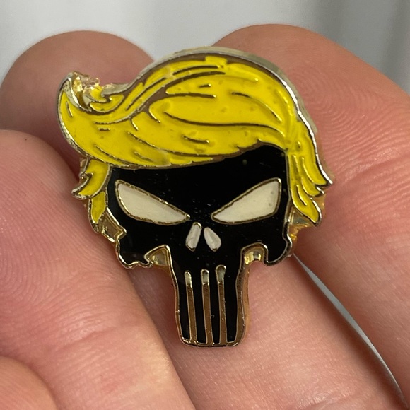 Donald Trump the Punisher collectable lapel pin - Picture 6 of 8